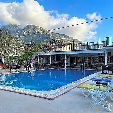 Happy Nur Fethiye